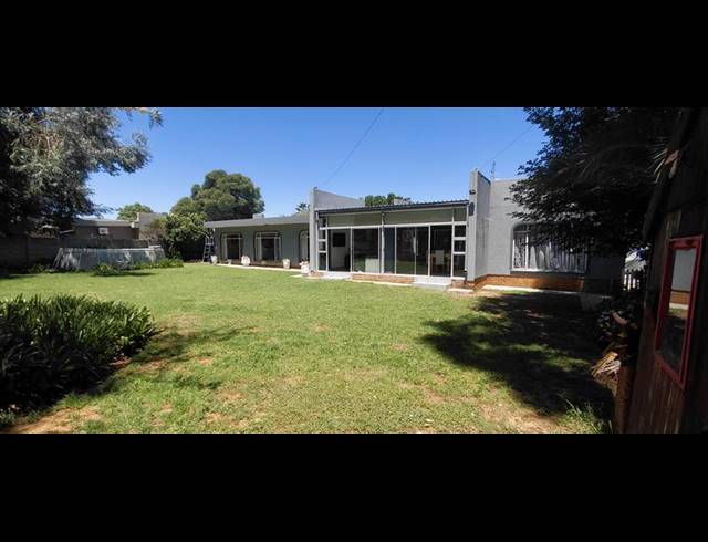 4 BEDROOM HOUSE FOR SALE IN UNIVERSITAS RIDGE